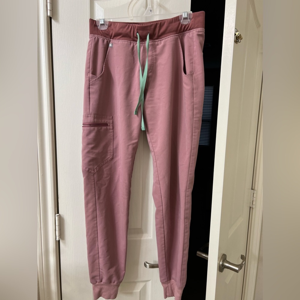 Figs Jogger Set - Picture 5 of 5